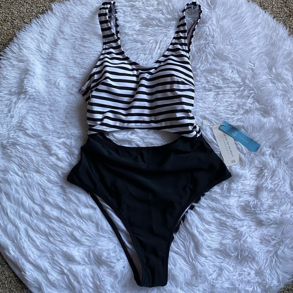 Cupshe One Piece Swimsuit Cut Out Stomach New‎ Womens Size XS
